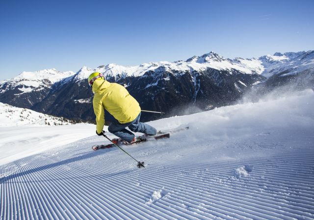 Kiedy odwiedzisz Explorer Hotel Montafon w Vorarlbergu w Austrii? Tutaj znajdziesz idealne zakwaterowanie z bezpośrednim dostępem do ośrodka narciarskiego. Odkryj Silvretta Montafon!
