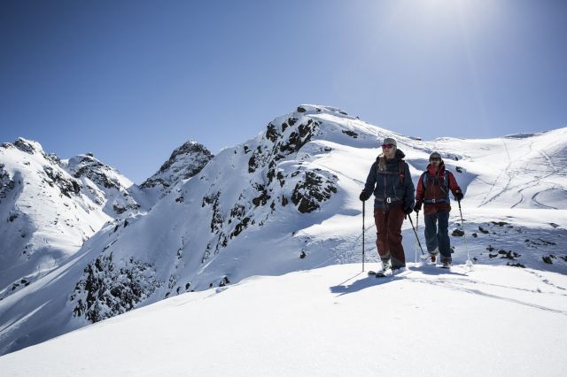 Ongerepte pistes voor uw skitocht in de Alpen – waar wacht u nog op? Plan nu uw wintervakantie in een van de Explorer Hotels.