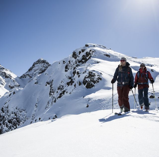 Des pistes immaculées pour votre séjour au ski dans les Alpes : qu’attendez-vous ? Planifiez dès maintenant vos vacances d’hiver dans l’un des hôtels Explorer.