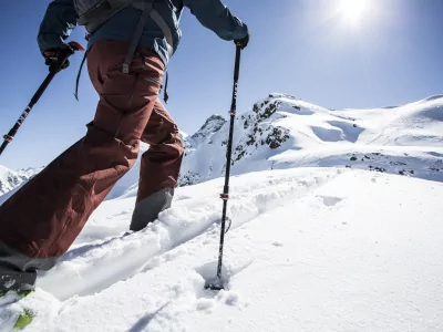 Rauf auf den Berg! Was hältst Du von einer Skitour in Deinem Winterurlaub in einem der Explorer Hotels?