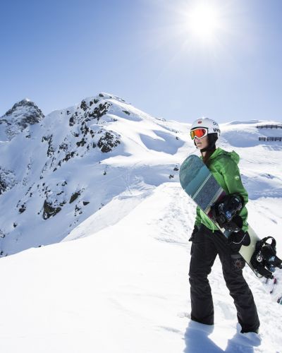 Unberührte Skipisten zum Skifahren und Snowboarden in den Alpen
