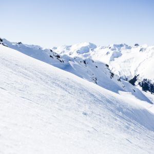 Wir lieben Schnee! Du auch? Dann verbring Deinen Winterurlaub in einem der Explorer Hotels. Alle Explorer Hotels befinden sich in TOP Alpenregionen in Österreich und Deutschland, wie Tirol, Allgäu, Berchtesgaden oder Vorarlberg.