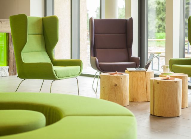 L'Explorer Lounge è il cuore pulsante dell'hotel. Qui potrete incontrare amici o altri ospiti. Vi attendono comode sedute.