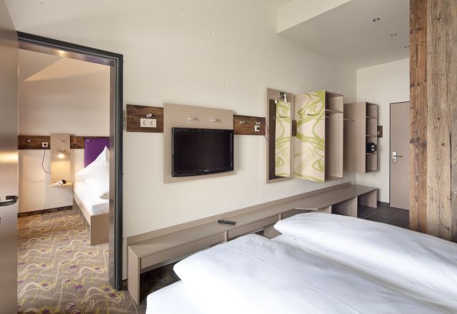 Presso gli Explorer Hotels soggiornerete in camere spaziose e di design alla moda. Le camere dispongono di ampio spazio per riporre la vostra attrezzatura sportiva.