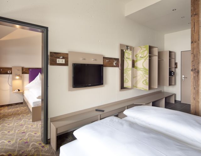 Bij de Explorer Hotels verblijft u in ruime, trendy designkamers. De kamers beschikken over voldoende opbergruimte voor uw sportuitrusting.
