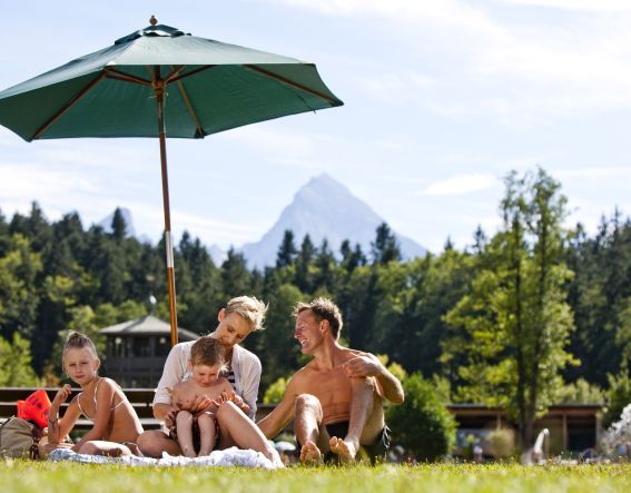 Im Urlaub mit der ganzen Familie ist immer was los! Doch jeder hat da seine eigenen Vorstellungen. Ganz egal ob Erholung, Spaß oder Action - rund um das Explorer Hotel Berchtesgaden ist garantiert für jeden das Richtige dabei.