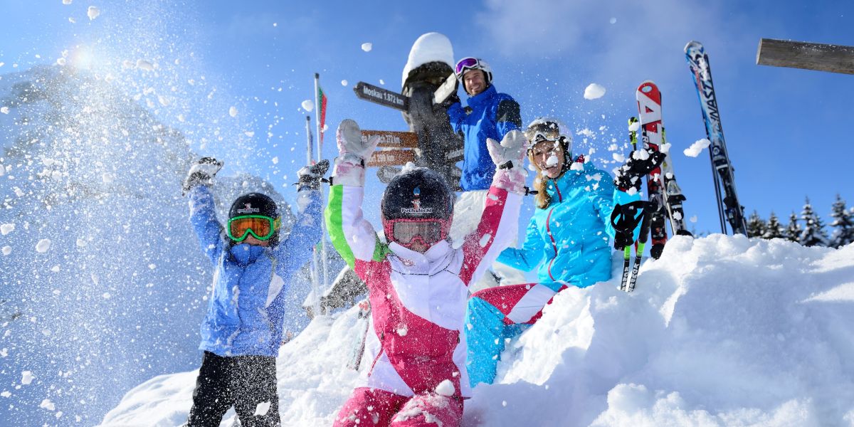 Ein Winterurlaub in den Kitzbüheler Alpen bringt Spaß im Schnee für die gesamte Familie. Ob Rodeln, Skifahren, oder Winterwandern - bei uns wird Euch nie langweilig.