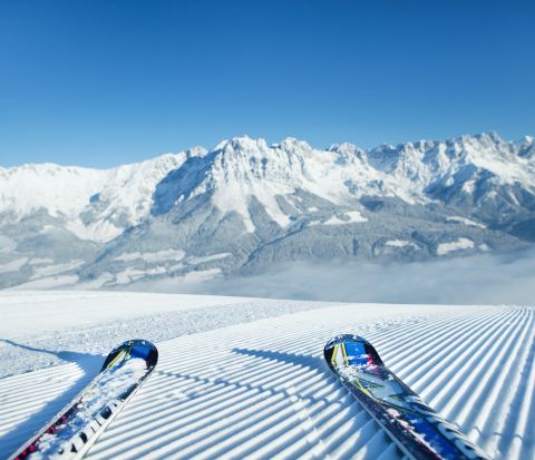 Lenyűgöző kilátás és számtalan kilométernyi pálya várja Önt téli nyaralása során Tirolban. A Kitzbüheli-Alpok minden képzettségi szint számára tökéletes pályát kínálnak.