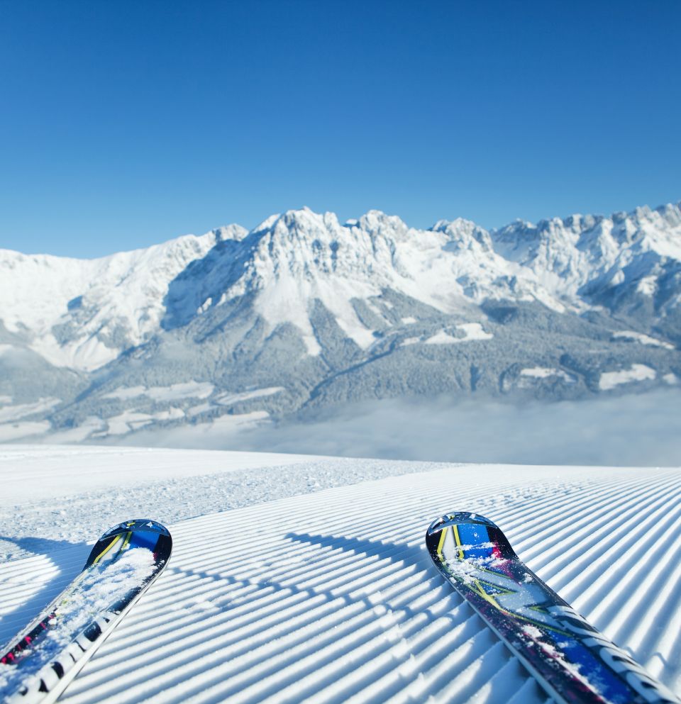 Panorami mozzafiato e innumerevoli chilometri di piste vi aspettano durante la vostra vacanza invernale in Tirolo. Le Alpi di Kitzbühel offrono la pista perfetta per ogni livello di abilità.