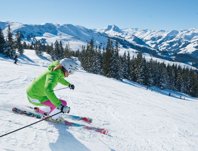 Ogni montagna delle Alpi di Kitzbühel ha le sue caratteristiche uniche. Che siate una famiglia, un appassionato di neve fresca o un professionista, con la Kitzbühel Alps All Star Card troverete sempre la pista perfetta.