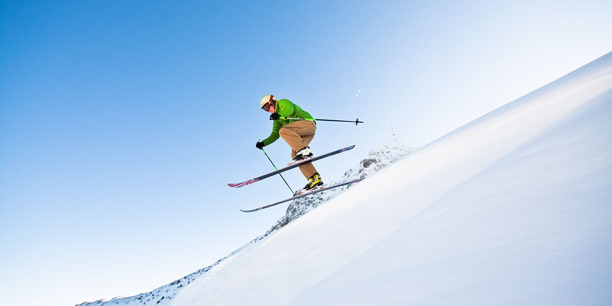 Skifahrer vorm Kitzbüheler Horn