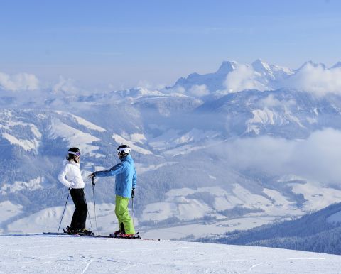 Tyrol, with the Kitzbühel Alps, offers you countless kilometers of varied slopes.