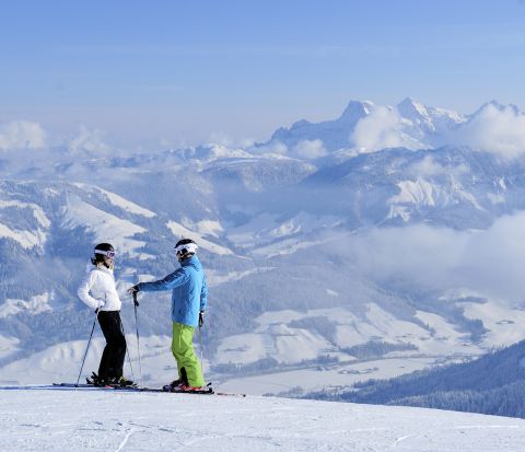 Tirol bietet Dir mit den Kitzbüheler Alpen unzählige abwechslungsreiche Pistenkilometer.