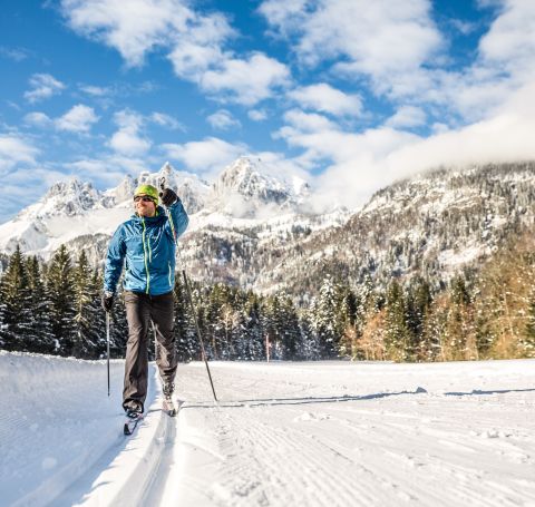 Meer dan 700 km aan loipes zijn beschikbaar voor langlaufers in de Kitzbüheler Alpen. Of je nu beginner of gevorderd bent, klassiek of skate, iedereen vindt hier zijn perfecte loipe.