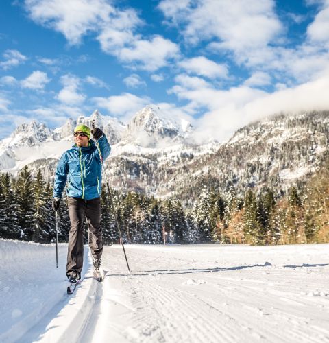 Oltre 700 km di piste sono a disposizione degli amanti dello sci di fondo nelle Alpi di Kitzbühel. Che siate principianti o esperti, per la tecnica classica o per lo skating, qui ognuno troverà la pista perfetta.