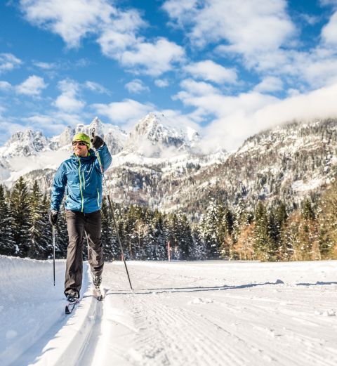 Meer dan 700 km aan loipes zijn beschikbaar voor langlaufers in de Kitzbüheler Alpen. Of je nu beginner of gevorderd bent, klassiek of skate, iedereen vindt hier zijn perfecte loipe.