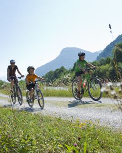 Familienradfahren am Flusserlebnisweg