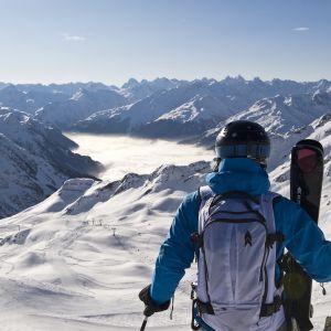 Czysta zimowa zabawa na terenie narciarskim Silvretta Montafon Załóż narty i ruszaj na ponad 140 kilometrów tras.