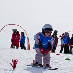Beim Skikurs lernen schon die Kleinsten das Skifahren