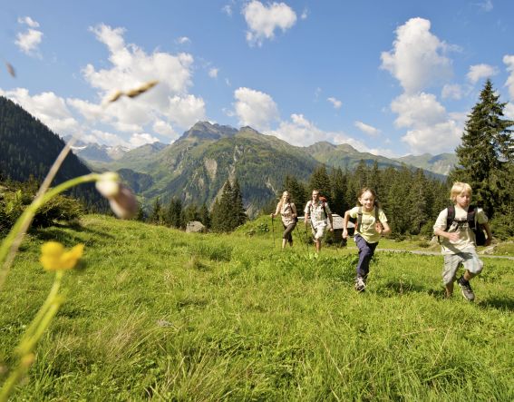 Auf die Plätze, fertig looos! In den Bergen macht das Wettlaufen doppelten Spaß