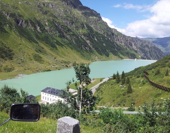 Der Silvretta Stausee im Montafon in Vorarlberg
