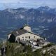 Ideal für Deinen Urlaub im Explorer Hotel Berchtesgaden: Ein Ausflug zum geschichtsträchtigen Kehlsteinhaus in Berchtesgaden. Hier hast Du einen tollen Blick über das Berchtesgadener Land.