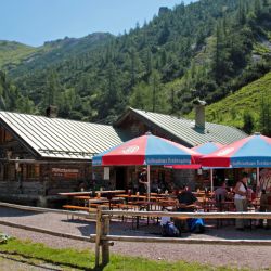 Einkehren auf der Mitterkaseralm