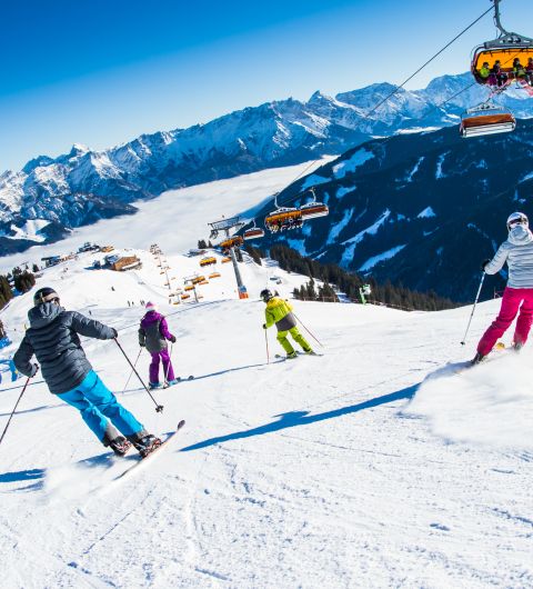 Family in the Skicircus Saalbach Hinterglemm Leogang Fieberbrunn Ski Circus Saalbach Hinterglemm Leogang Fieberbrunn