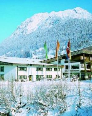 Schaatsen, ijshockeyen en nog veel meer is mogelijk in het IJssportcentrum Oberstdorf. Er vinden ook tal van evenementen plaats, zoals het Exquisit IJsgala - Concert on Ice.