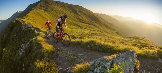 Biketour bei Sonnenaufgang