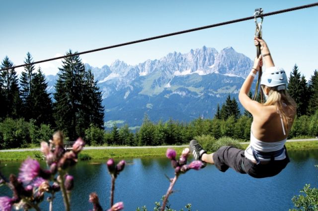 Der Hornpark in St. Johann ist der größte Kletterwald in den Kitzbüheler Alpen. Auch der Flying Fox sorgt für Adrenalinkicks.