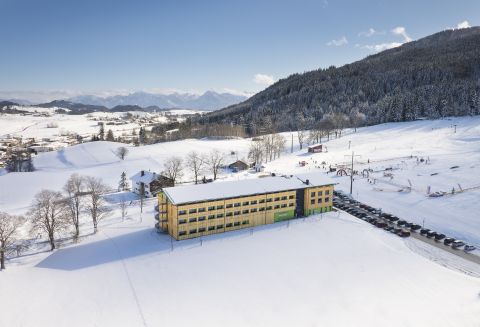 Le téléphérique Nesselwanger Alpspitzbahn se trouve juste à côté de l'hôtel Explorer Neuschwanstein.