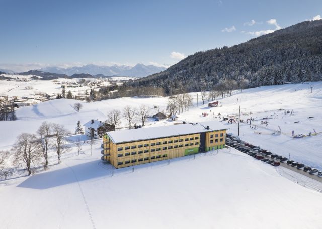 Le téléphérique Nesselwanger Alpspitzbahn se trouve juste à côté de l'hôtel Explorer Neuschwanstein.