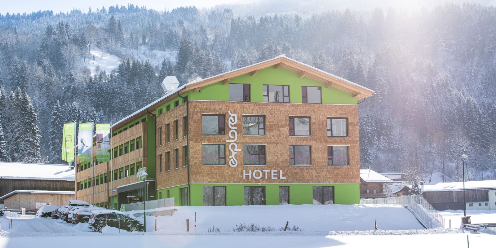 Das Explorer Hotel Kitzbühel in St. Johann in Tirol liegt perfekt um die größten Skiregionen Österreichs zu besuchen!