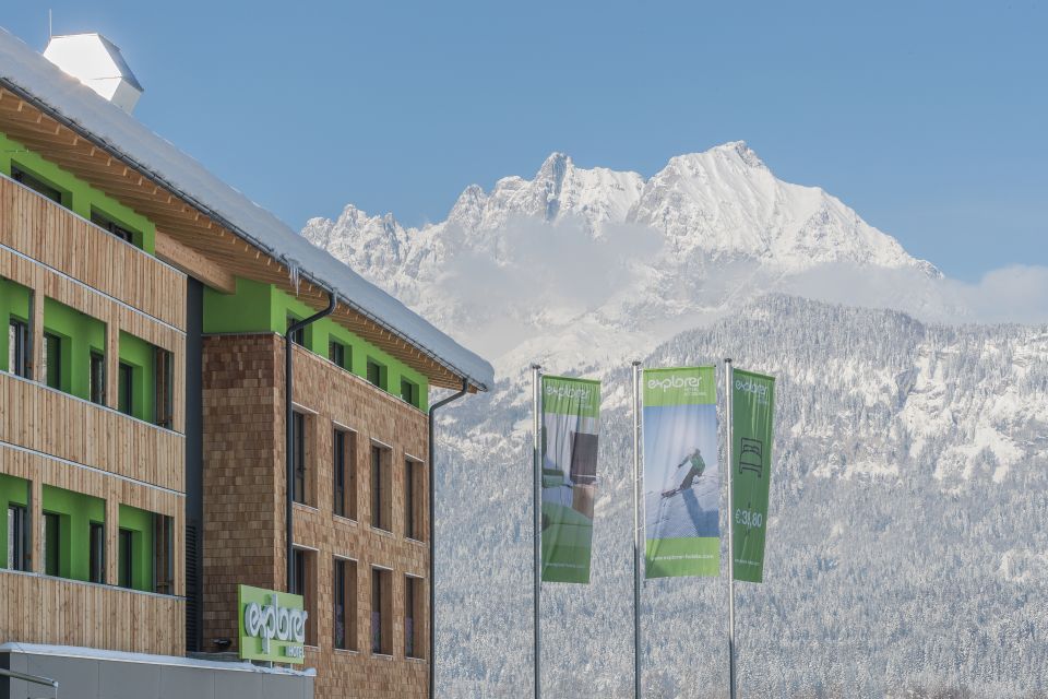 Das Explorer Hotel Kitzbühel mit Blick auf den Wilden Kaiser