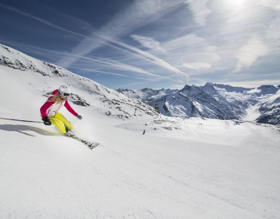 Rasant geht die Abfahrt vom Hintertuxer Gletscher hinunter