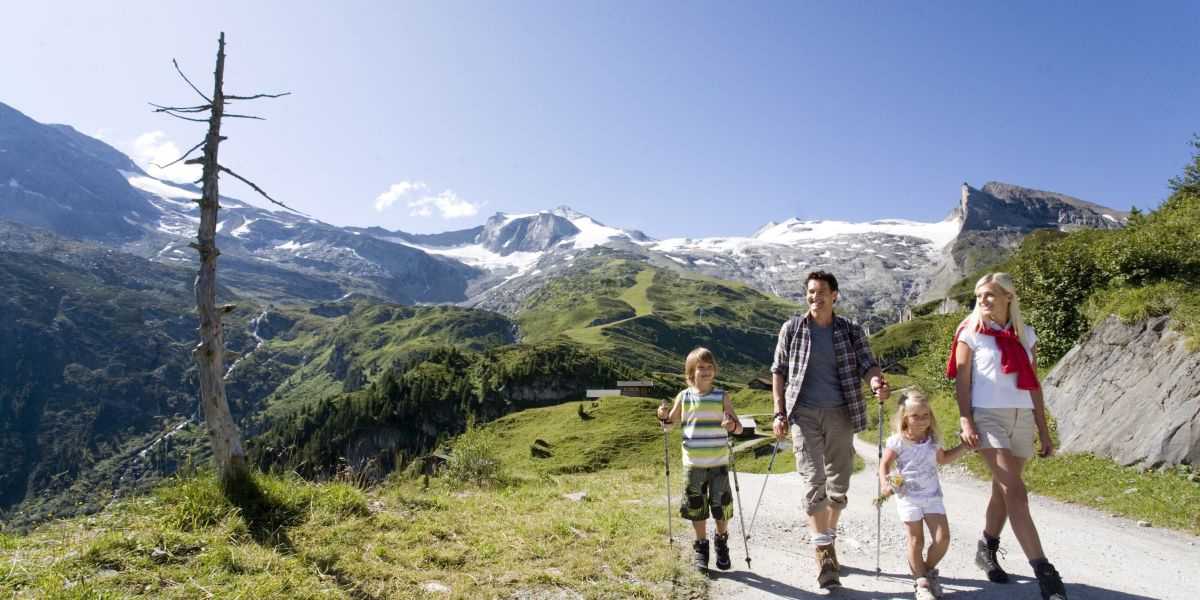 Es gibt zahlreiche Wanderungen für Familien im Zillertal