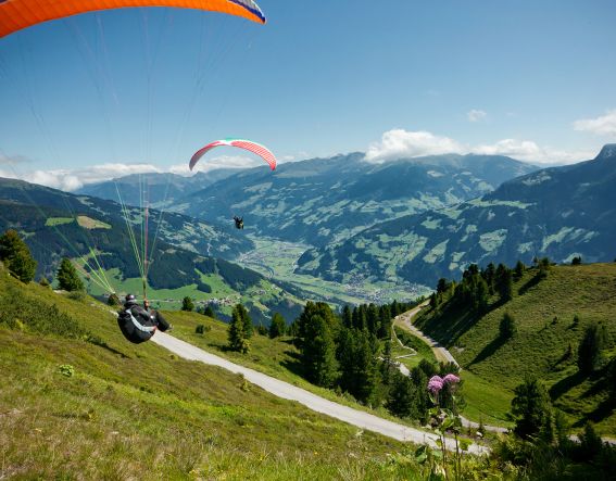 Die Berge und Landschaft der Zillertaler Alpen von oben sehen  - das musst Du gemacht haben.