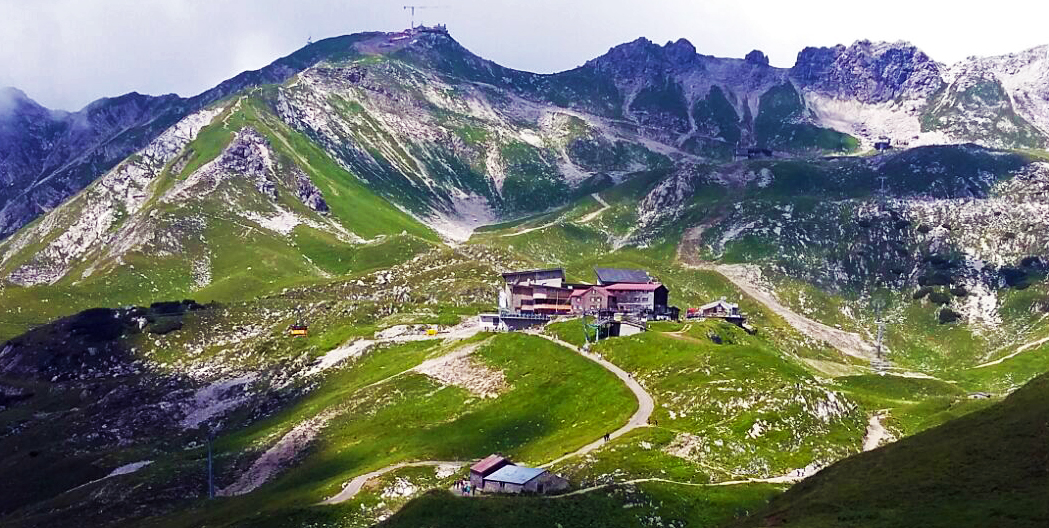 Bergstation-Höfatsblick-vom-Zeigersattel-aus