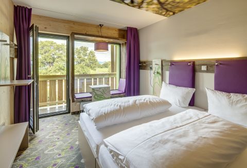 A hegyek szívében található Explorer Hotel szinte minden szobájából fantasztikus kilátás nyílik a hegyekre.
