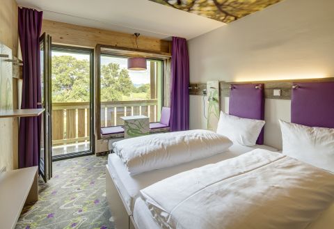 Hotel Explorer położony jest w samym sercu gór i z niemal każdego pokoju roztacza się fantastyczny widok na góry.
