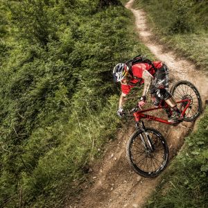 Descente en singletrack à VTT dans les Alpes de Kitzbühel © ghost-bikesgmbh