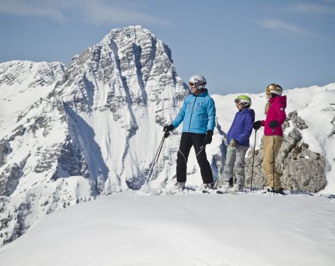 Mit der ganzen Familie im Skiurlaub das Skigebiet Hinterstoder-Wurzeralm in der Ferienregion Pyhrn-Priel entdecken.