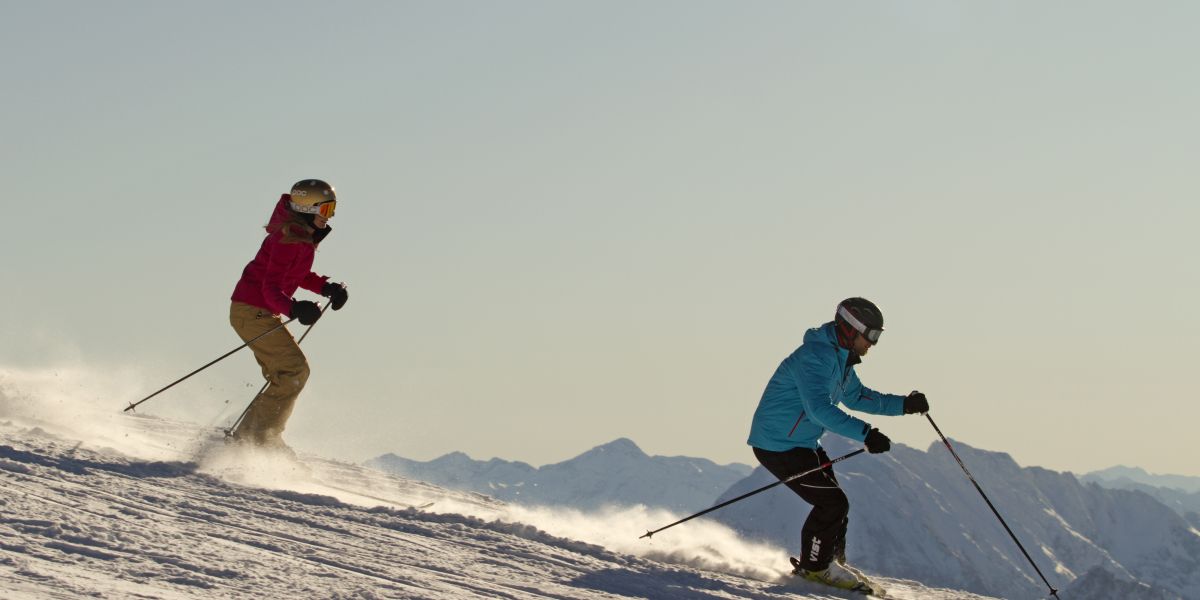 Auf der Höss schlagen Skifahrerherzen höher! Komm für Deinen Skiurlaub ins Explorer Hotel Hinterstoder, im südlichen Oberösterreich gelegen.