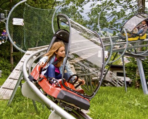 The Alpine Coaster on the Wurbauerkogel adventure mountain offers fun for explorers of all ages. You can experience pure action on the summer toboggan run during your hike back down to the valley.
