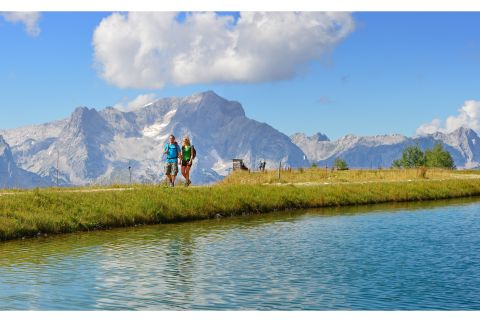 Co powiesz na spacer wokół zbiornika?