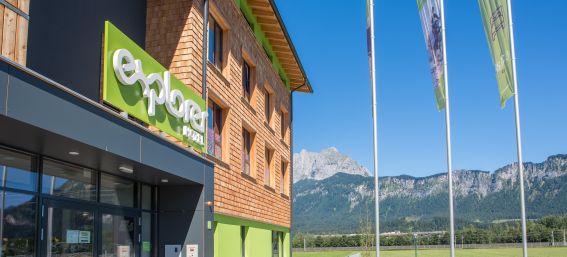 Explorer Hotel Kitzbühel mit Blick auf den Wilden Kaiser