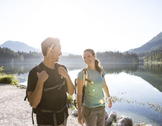 Der erste gemeinsame Urlaub im Explorer Hotel in Deutschland ist ein Erlebnis. Im Sommer kannst Du Wandern, Radfahren, Schwimmen und vieles mehr im Sommer in den Alpen.
