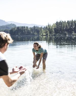 Zeit für eine Wasserschlacht im Urlaub im Explorer Hotel