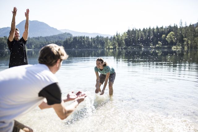 Zeit für eine Wasserschlacht im Urlaub im Explorer Hotel